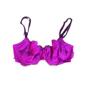Victoria’s Secret Angel lace underwire bra